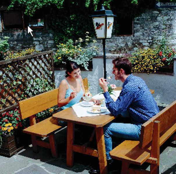 Hotel Restaurant Gradlwirt Niederndorf  Dış mekan fotoğraf