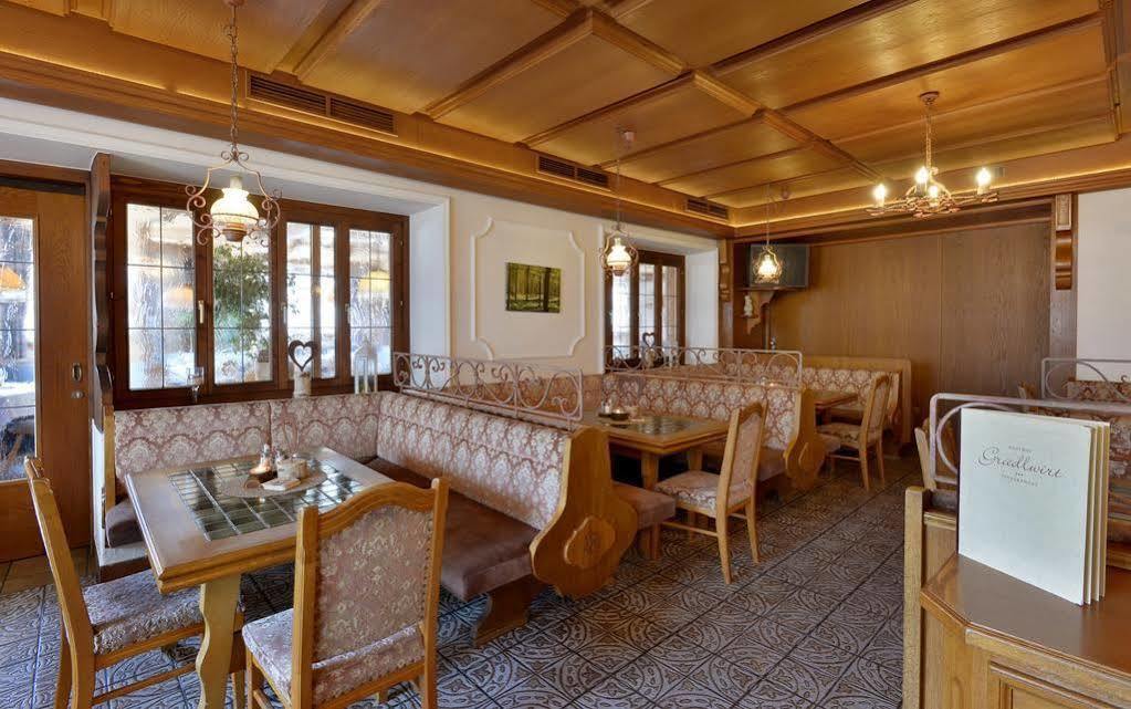 Hotel Restaurant Gradlwirt Niederndorf  Dış mekan fotoğraf