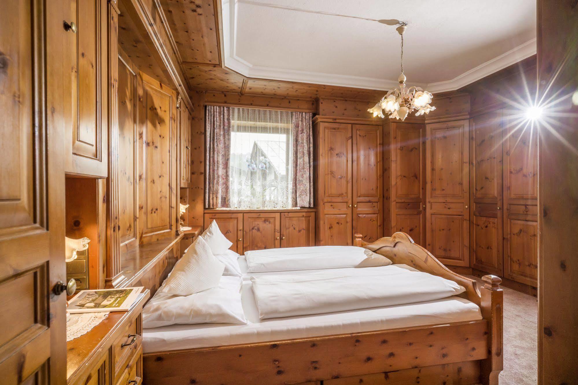 Hotel Restaurant Gradlwirt Niederndorf  Dış mekan fotoğraf
