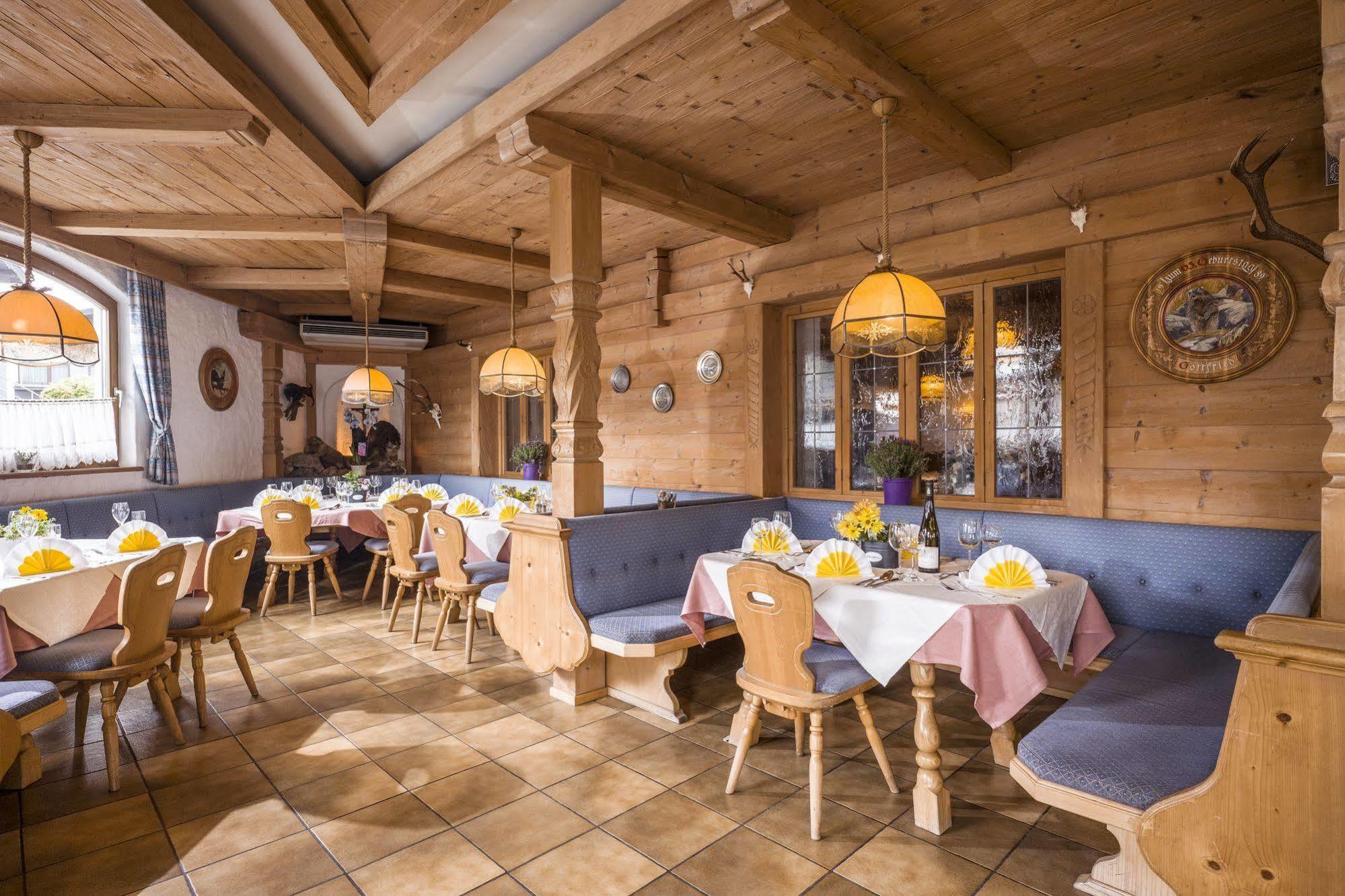 Hotel Restaurant Gradlwirt Niederndorf  Dış mekan fotoğraf