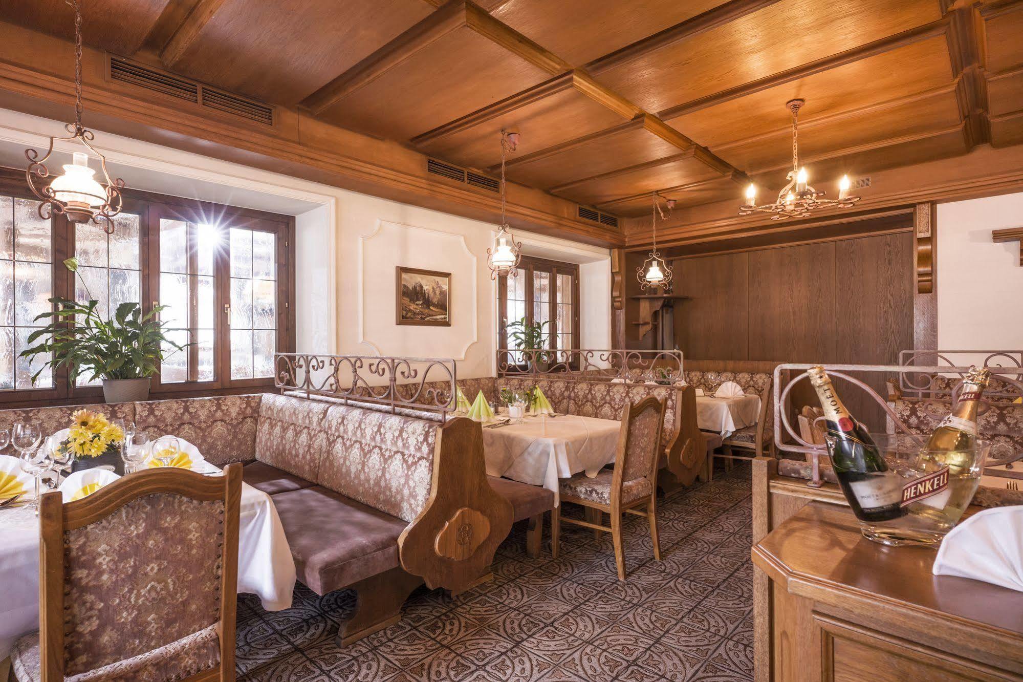 Hotel Restaurant Gradlwirt Niederndorf  Dış mekan fotoğraf