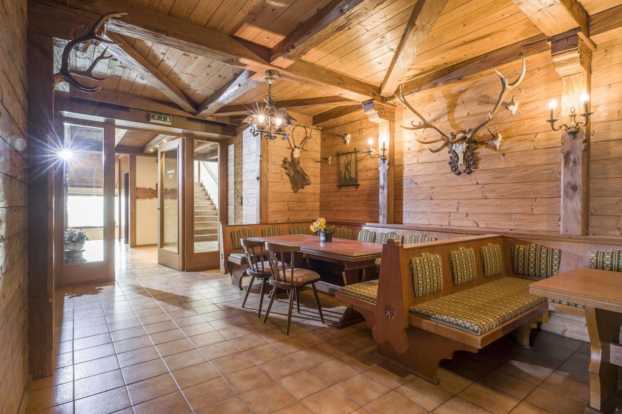 Hotel Restaurant Gradlwirt Niederndorf  Dış mekan fotoğraf